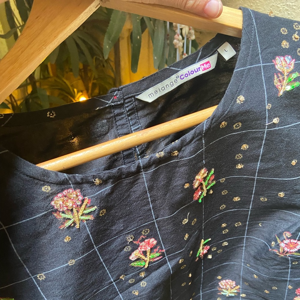 Melange Tops. Size- L - Picture 10 of 10
